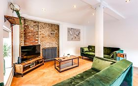 Entire 3 Bedroom House Contractors Families Relocators